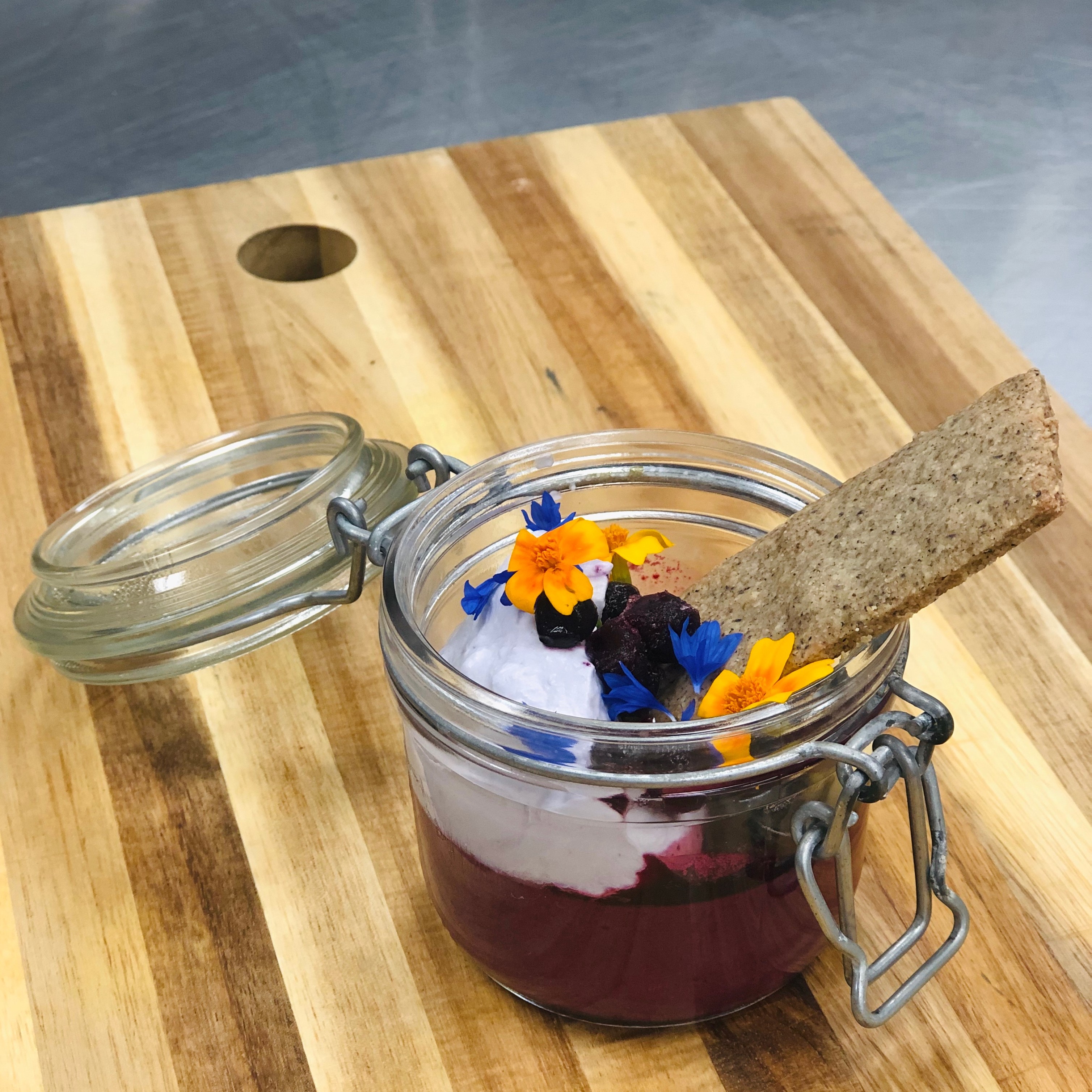 Crème prise de bleuets sauvages du Québec et sa chantilly sur sablé au sarrasin Picture