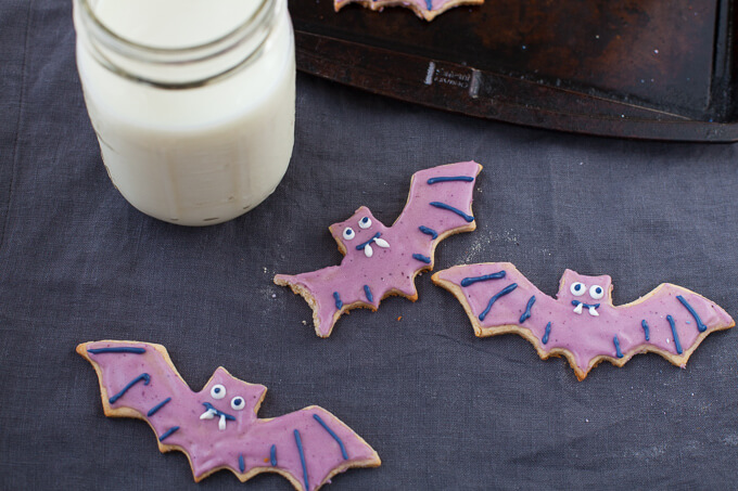 Biscuits en chauve-souris aux bleuets sauvages Picture