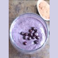 Smoothie au chocolat et aux bleuets sauvages Picture