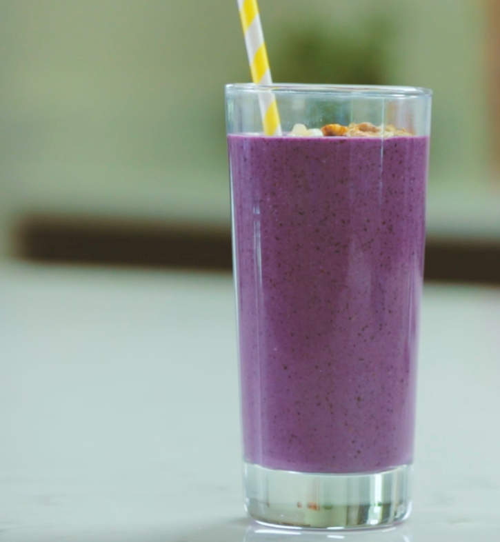 Smoothie déjeuner aux bleuets sauvages et au kéfir Picture